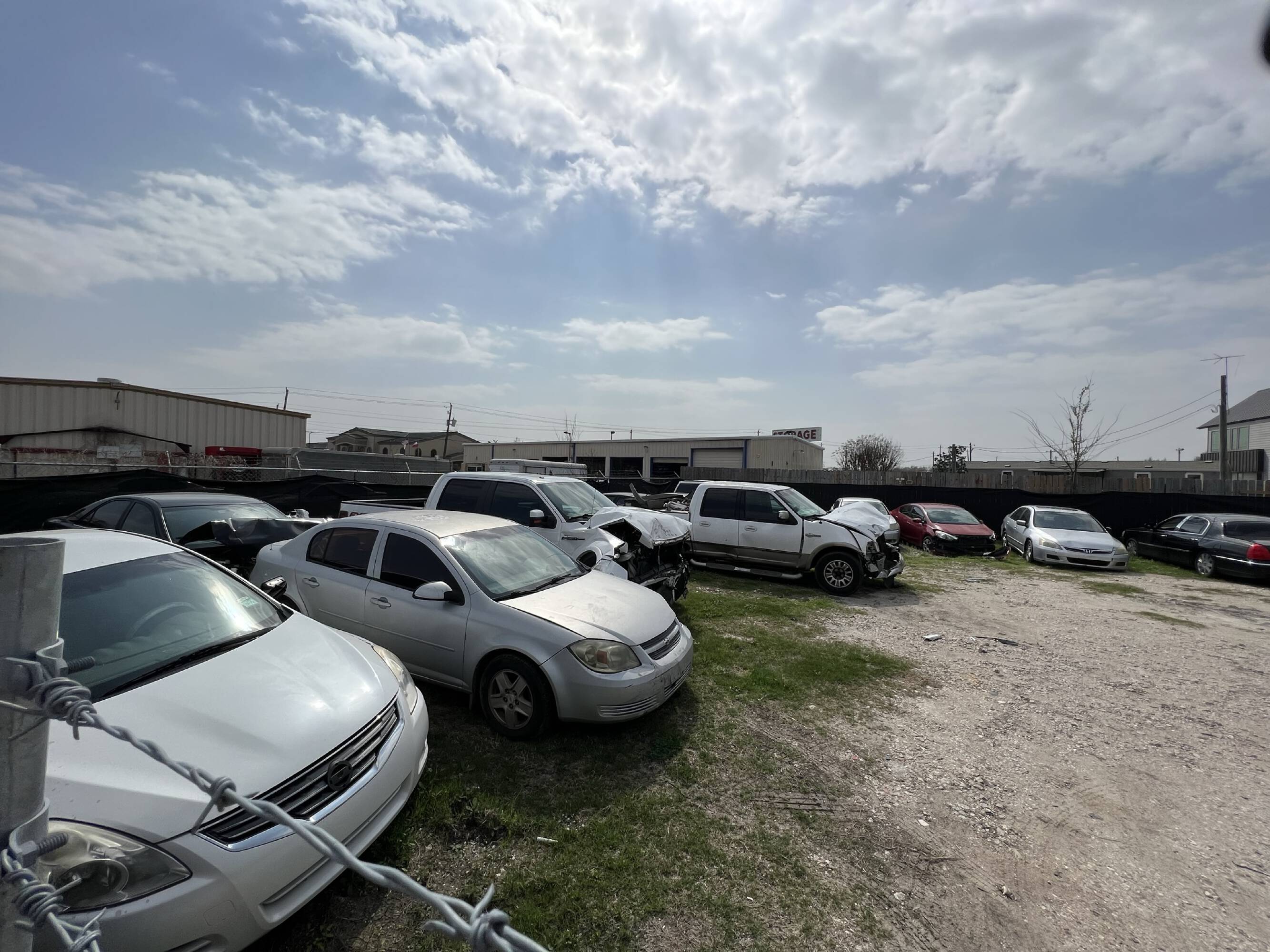 SECURED AUTO STORAGE/WRECKER/LAY DOWN LOTS